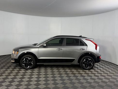 Used 2025 Kia Niro Wind w/ Wind Preserve Package FWD image 11
