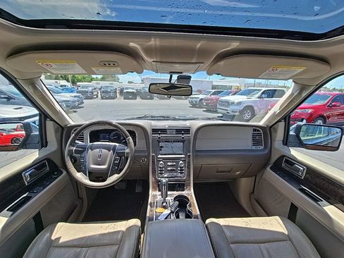 Used 2015 Lincoln Navigator 4WD image 2