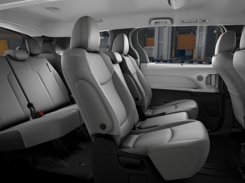 New 2026 Toyota Sienna LE FWD image 2