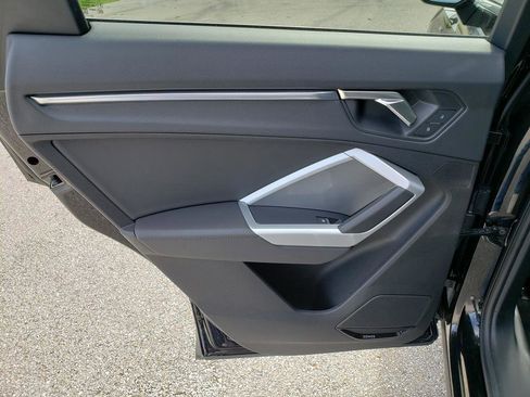 Used 2025 Audi Q3 2.0T Premium Plus w/ Premium Plus Package image 14