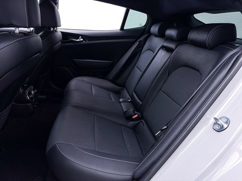 Used 2022 Kia Stinger GT-Line RWD image 35