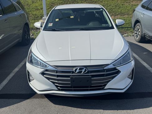 Used 2020 Hyundai Elantra SEL w/ Cargo Package (C1) FWD image 2
