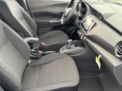 New 2025 Nissan Kicks Play S image 20