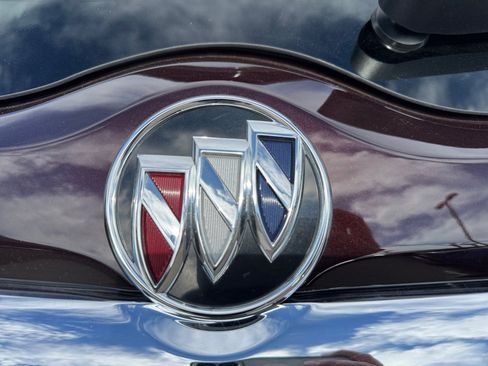 Used 2024 Buick Enclave Avenir w/ Avenir Technology Package image 22