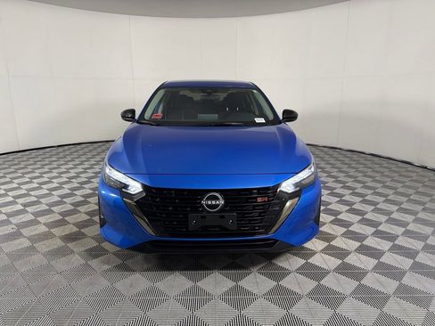 Used 2025 Nissan Sentra SR FWD image 2