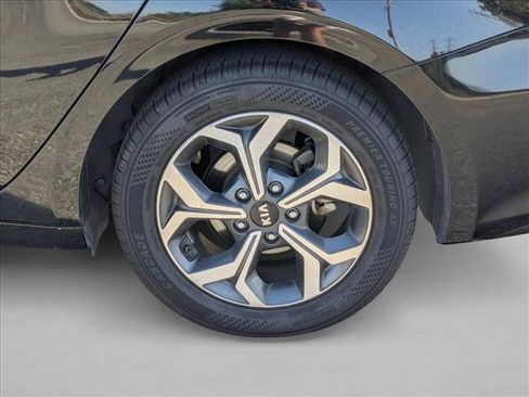 Used 2020 Kia Forte LXS FWD image 23
