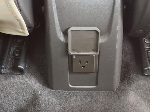 Used 2018 Buick Encore Premium FWD image 12