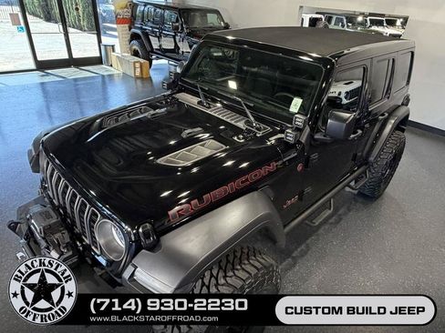 Used 2025 Jeep Wrangler Unlimited Rubicon w/ Convenience Group AWD/4WD image 7