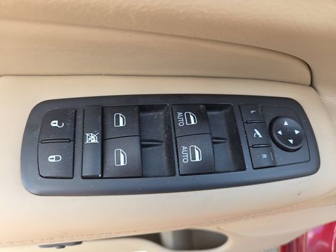 Used 2021 Jeep Grand Cherokee Overland AWD/4WD image 29