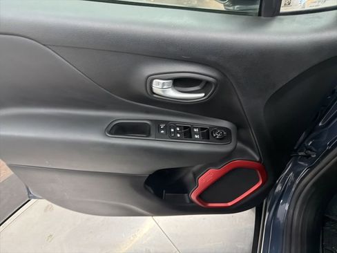 Used 2023 Jeep Renegade Trailhawk w/ Trailhawk Elite Group image 18