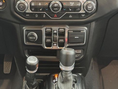 Used 2020 Jeep Gladiator Sport w/ Quick Order Package 24S image 14