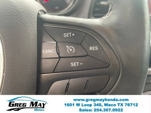Used 2016 Dodge Challenger SXT w/ Cold Weather Group RWD image 15