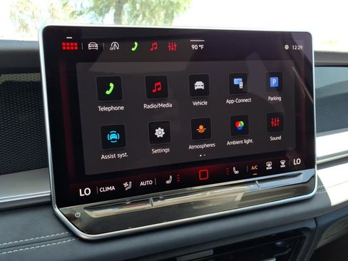 New 2026 Volkswagen Tiguan SE FWD image 19