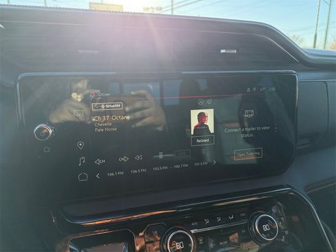 Used 2024 GMC Sierra 2500 AT4 w/ AT4 Preferred Package image 32