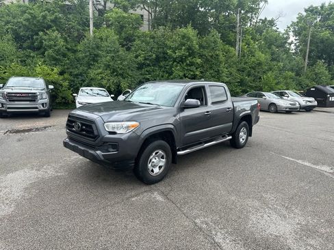 Used 2021 Toyota Tacoma SR AWD/4WD image 3