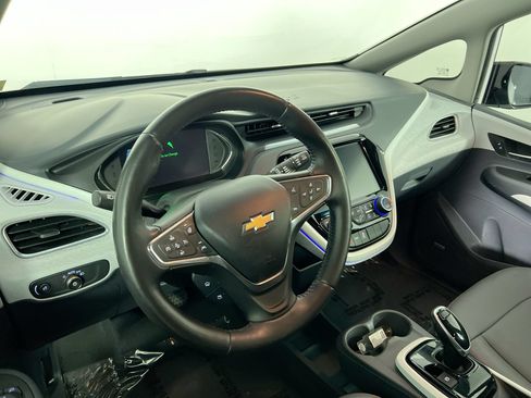 Used 2020 Chevrolet Bolt Premier w/ Infotainment Package FWD image 27