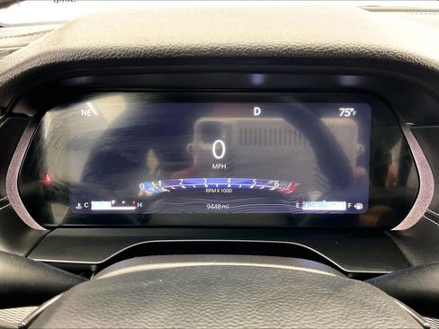 Used 2025 Jeep Grand Cherokee Laredo AWD/4WD image 22