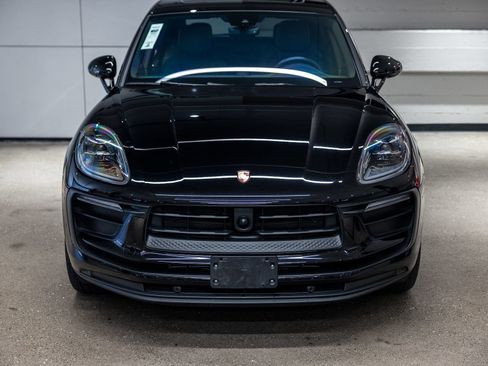Certified 2024 Porsche Macan w/ Premium Plus Package AWD/4WD image 12