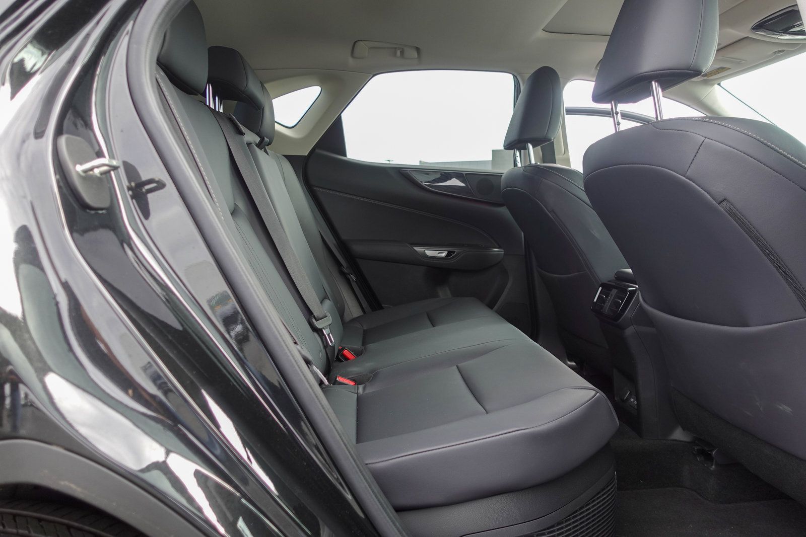Used 2025 Lexus NX 350h AWD w/ Accessory Package (Z2) image 14