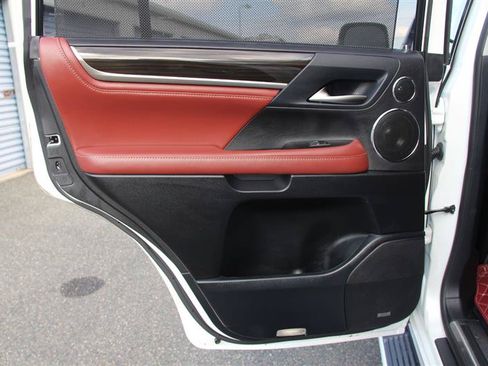 Used 2018 Lexus LX 570 4WD w/ Luxury Package image 22