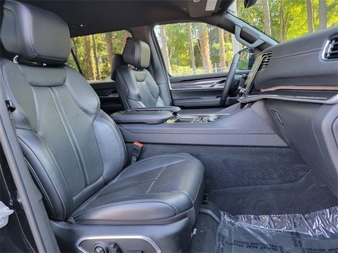 Certified 2024 Jeep Wagoneer L 4WD w/ Rear Seat Video Group 1 image 25