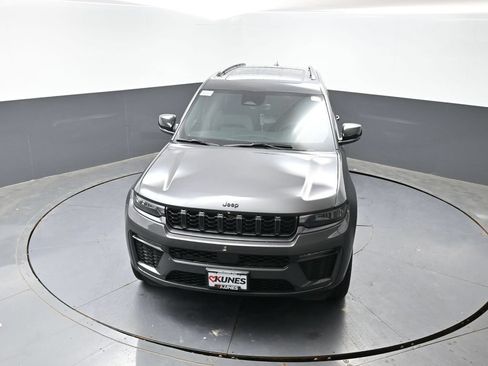 New 2026 Jeep Grand Cherokee L Limited w/ Limited Altitude Package AWD/4WD image 33