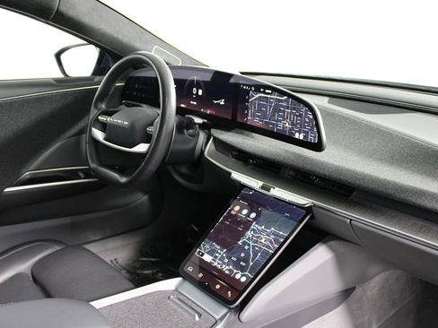 Used 2024 Lucid Air Touring image 14