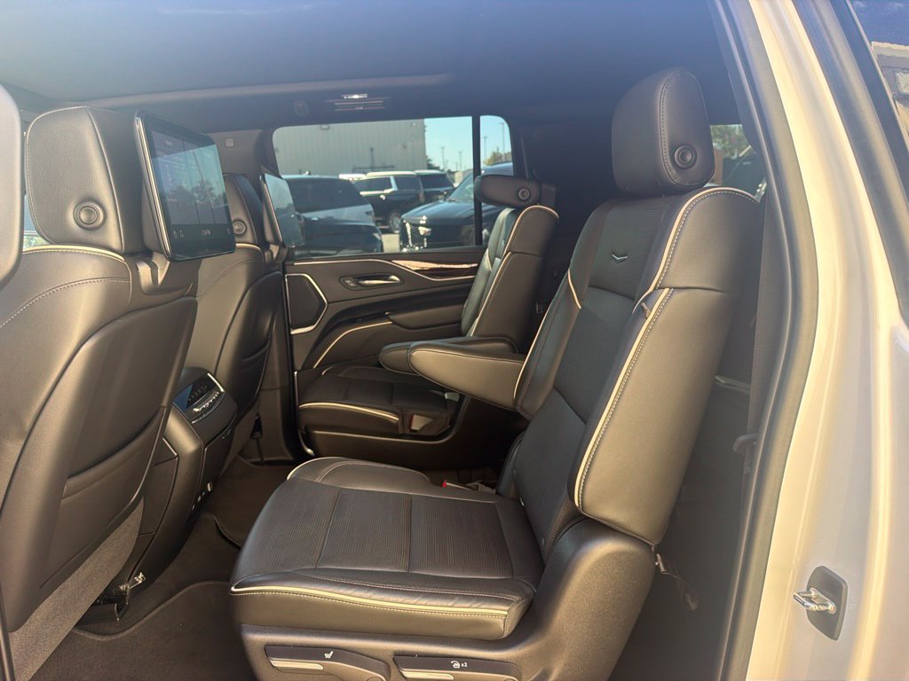 Used 2021 Cadillac Escalade ESV Premium Luxury RWD image 14