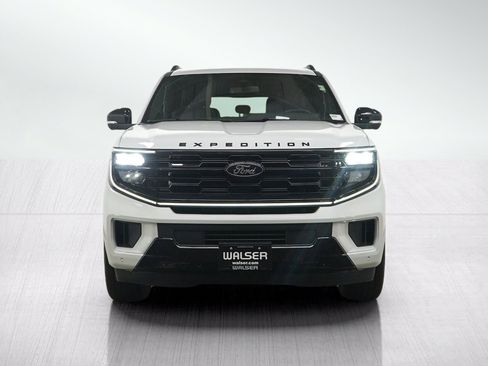 Used 2025 Ford Expedition Max Platinum w/ Stealth Appearance Package AWD/4WD image 9