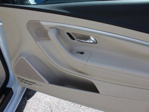 Used 2015 Volkswagen Eos Komfort image 7