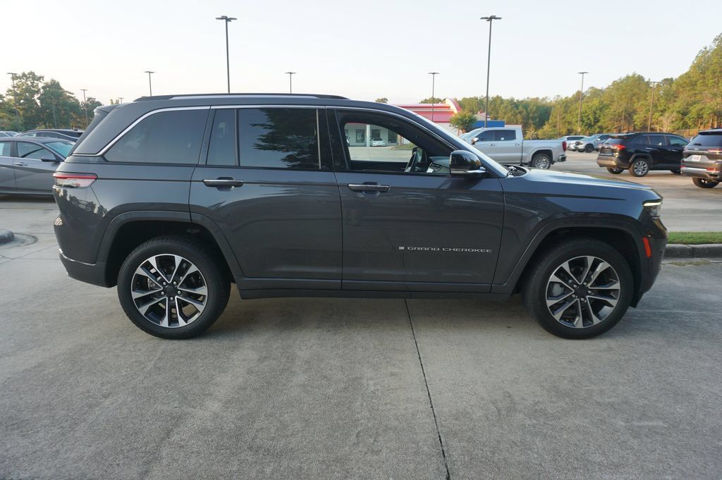 Used 2022 Jeep Grand Cherokee Overland w/ Luxury Tech Group IV RWD image 25