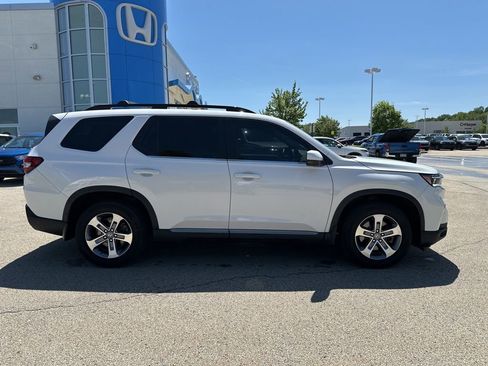 Used 2023 Honda Pilot EX-L image 2