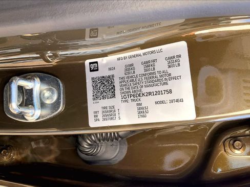 Used 2024 GMC Canyon AT4 image 36