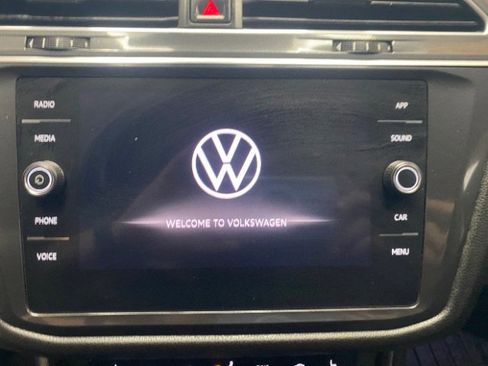 Used 2022 Volkswagen Tiguan SE image 33