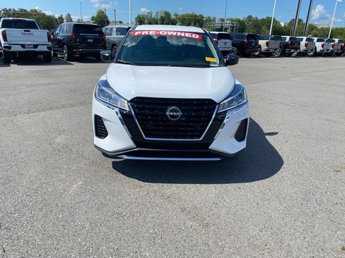 Used 2023 Nissan Kicks S FWD image 2