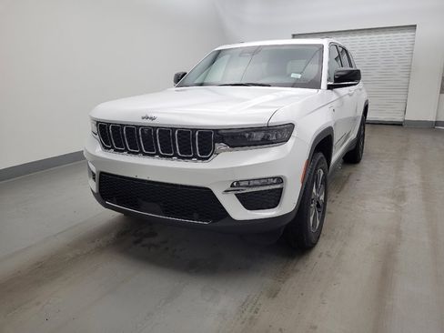 Used 2022 Jeep Grand Cherokee Limited 4xe w/ Luxury Tech Group II AWD/4WD image 15