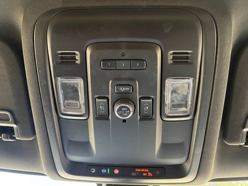 Used 2022 Chevrolet Tahoe RST w/ Luxury Package AWD/4WD image 21