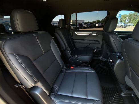 Used 2024 GMC Acadia Elevation w/ Black Edition FWD image 27