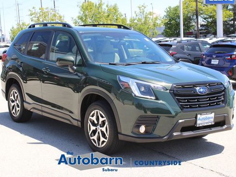 Used 2023 Subaru Forester Premium AWD/4WD image 3