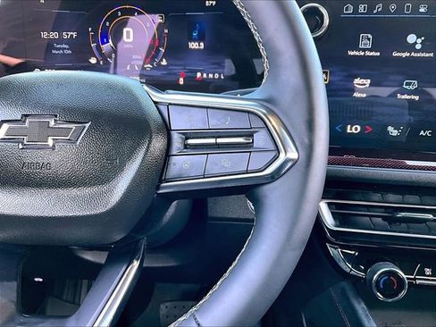 Used 2024 Chevrolet Traverse Z71 image 25