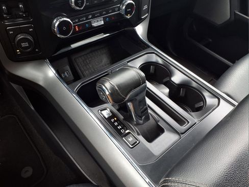 Used 2022 Ford F150 Lariat image 11