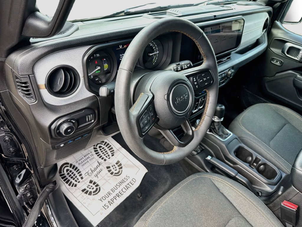 Used 2024 Jeep Wrangler Unlimited w/ Convenience Group AWD/4WD image 10