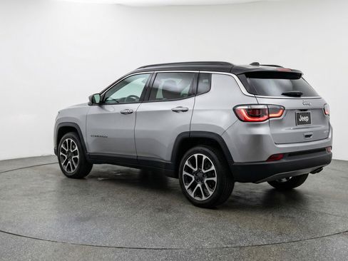 Used 2025 Jeep Compass Limited image 6