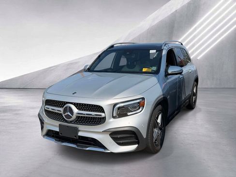 Used 2023 Mercedes-Benz GLB 250 4MATIC image 4