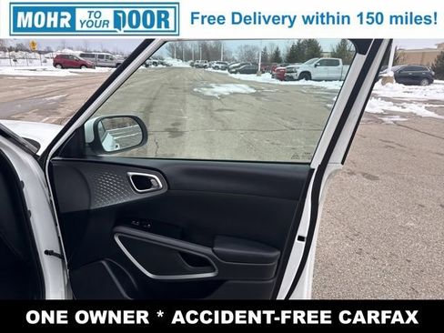 Used 2023 Kia Soul LX w/ LX Technology Package image 24