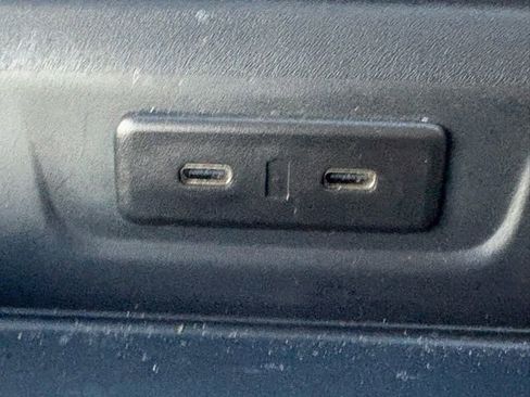 Used 2025 Ford Expedition Platinum image 19