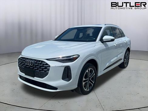 Certified 2025 Audi Q5 Premium Plus w/ Premium Plus AWD/4WD image 1
