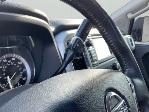 Used 2017 Nissan Titan PRO-4X w/ Pro-4x Convenience Package AWD/4WD image 27