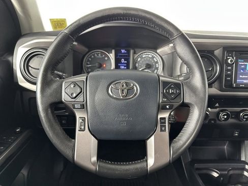 Used 2018 Toyota Tacoma SR5 image 14