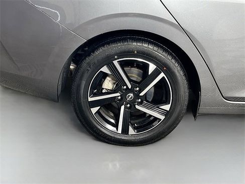 Used 2024 Nissan Sentra SV image 34